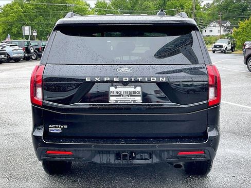 Certified 2025 Ford Expedition Active RWD image 4