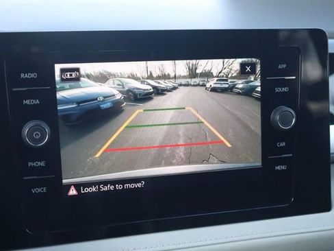 New 2026 Volkswagen Taos SE FWD image 15