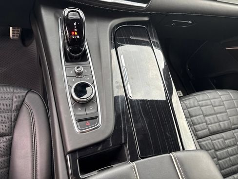 Used 2024 Cadillac Escalade ESV V w/ LPO, ONYX Package AWD/4WD image 18