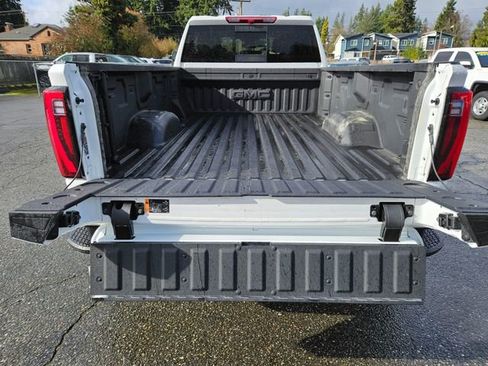 Used 2025 GMC Sierra 3500 Denali AWD/4WD image 13