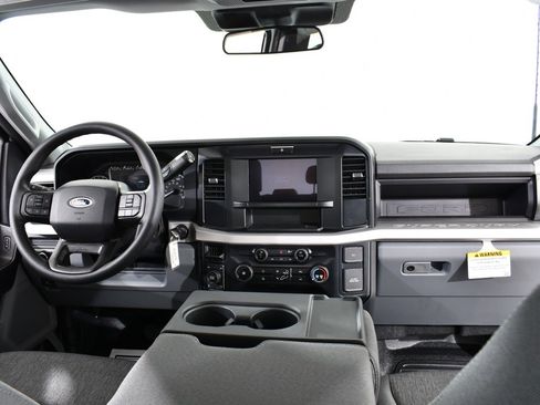 New 2026 Ford F250 XL w/ XL Off-Road Package image 7