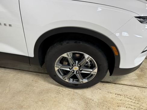 Certified 2025 Chevrolet Blazer LT w/ Convenience Package image 7