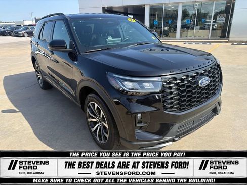 Used 2025 Ford Explorer ST-Line AWD/4WD image 5