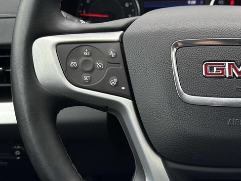 Used 2024 GMC Terrain SLT AWD/4WD image 9