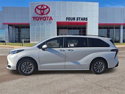 New 2025 Toyota Sienna XLE
