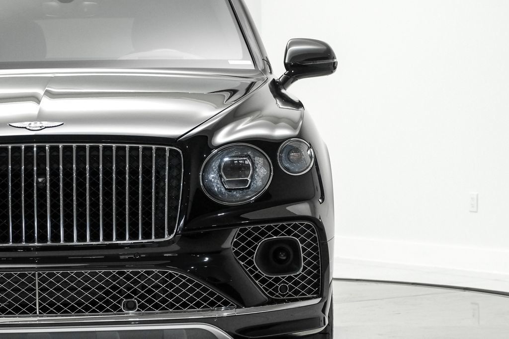 Used 2023 Bentley Bentayga Extended Wheelbase AWD/4WD image 47