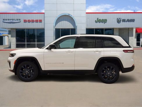 New 2026 Jeep Grand Cherokee Limited AWD/4WD image 3