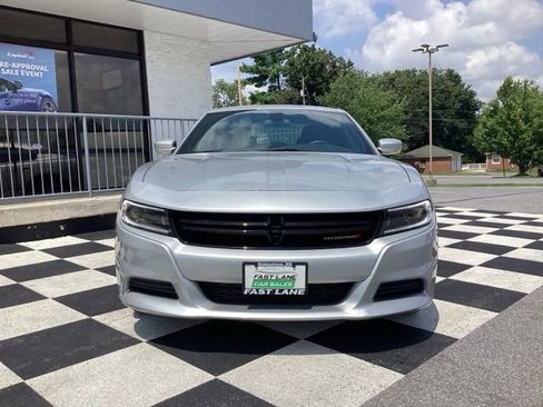 Used 2022 Dodge Charger SXT image 2