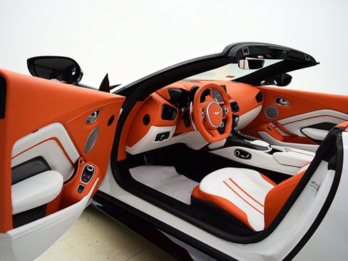 Used 2023 Aston Martin V8 Vantage Roadster RWD image 51