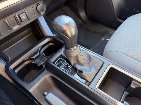 Used 2020 Toyota Tacoma SR image 29