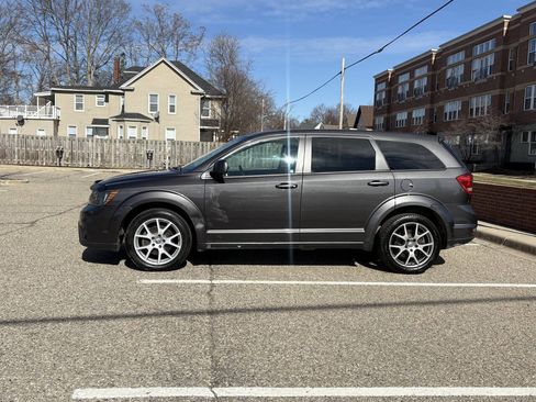 Used 2015 Dodge Journey R/T w/ Flexible Seating Group FWD image 11