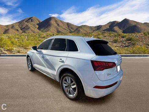 Used 2020 Audi Q5 2.0T Premium w/ Convenience Package AWD/4WD image 3