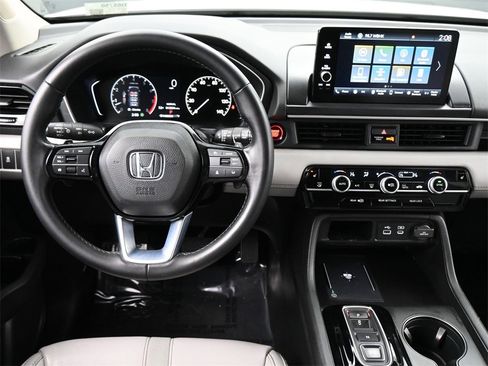 Used 2024 Honda Pilot EX-L image 6