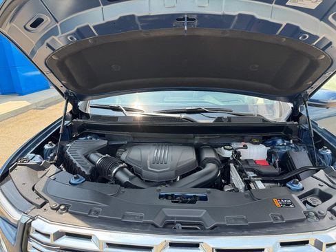 Certified 2025 GMC Acadia Denali w/ Super Cruise Package image 32