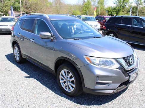 Used 2017 Nissan Rogue SV w/ SV Premium Package AWD/4WD image 4