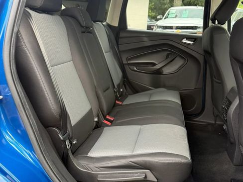 Used 2019 Ford Escape SE w/ Ford Safe & Smart Package AWD/4WD image 16