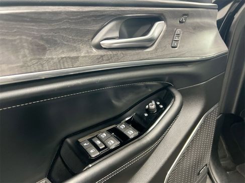 Used 2023 Jeep Grand Cherokee Overland w/ Adv Protech Group III image 22