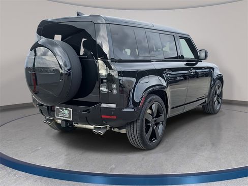 New 2026 Land Rover Defender 110 V8 image 5