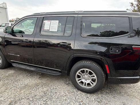 Used 2024 Jeep Wagoneer 4WD image 10