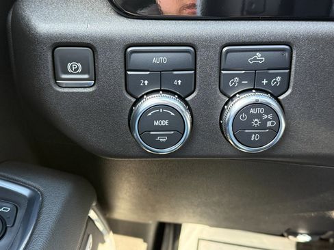 Used 2025 GMC Sierra 1500 Elevation w/ Preferred Package image 30