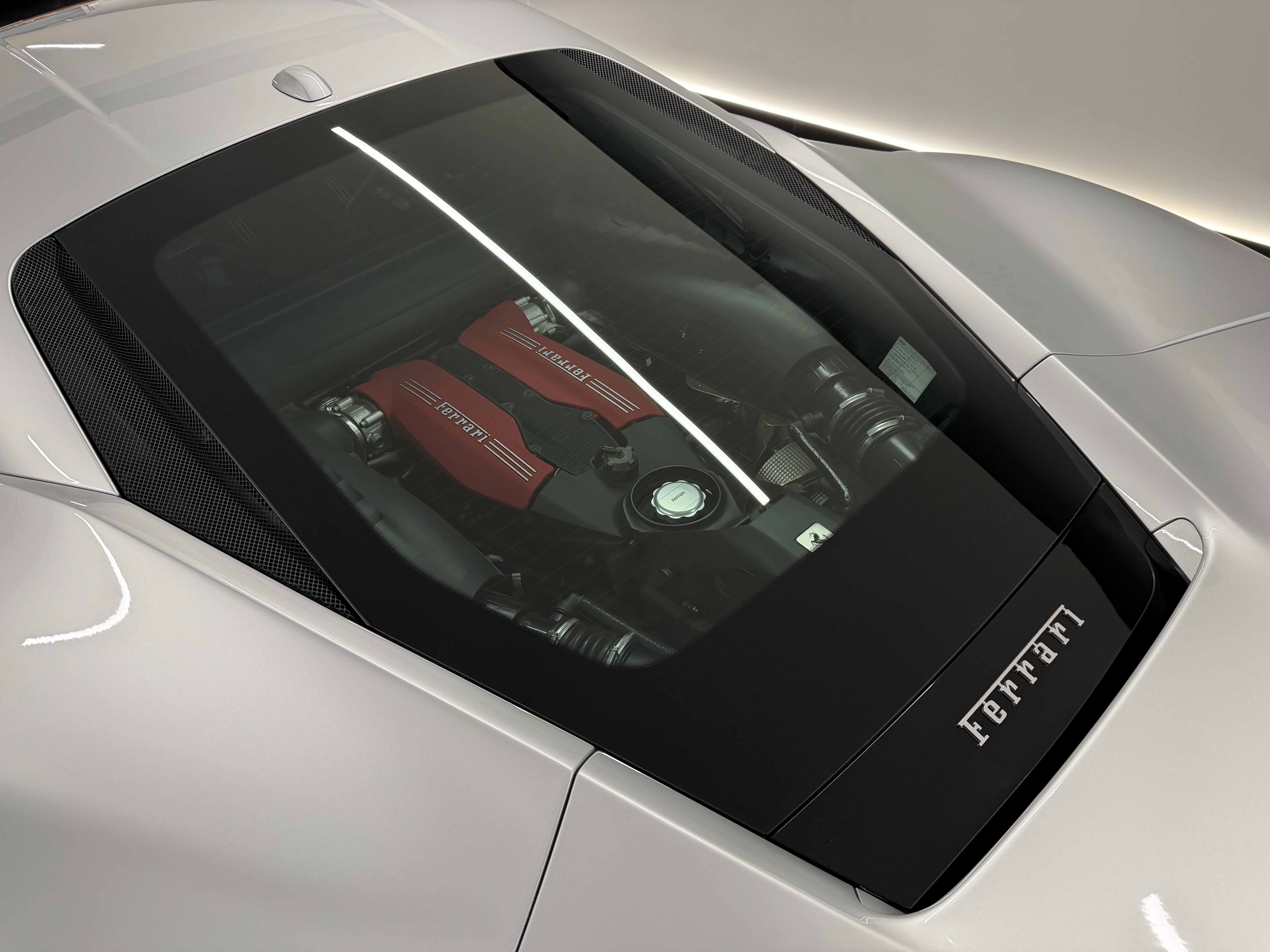 Used 2016 Ferrari 488 GTB RWD image 17