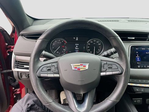 Used 2023 Cadillac XT4 Sport FWD image 11