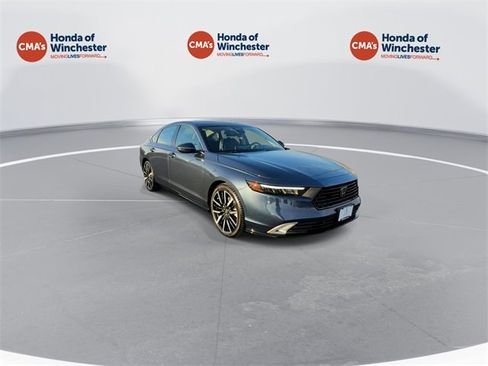 Used 2025 Honda Accord Touring image 2