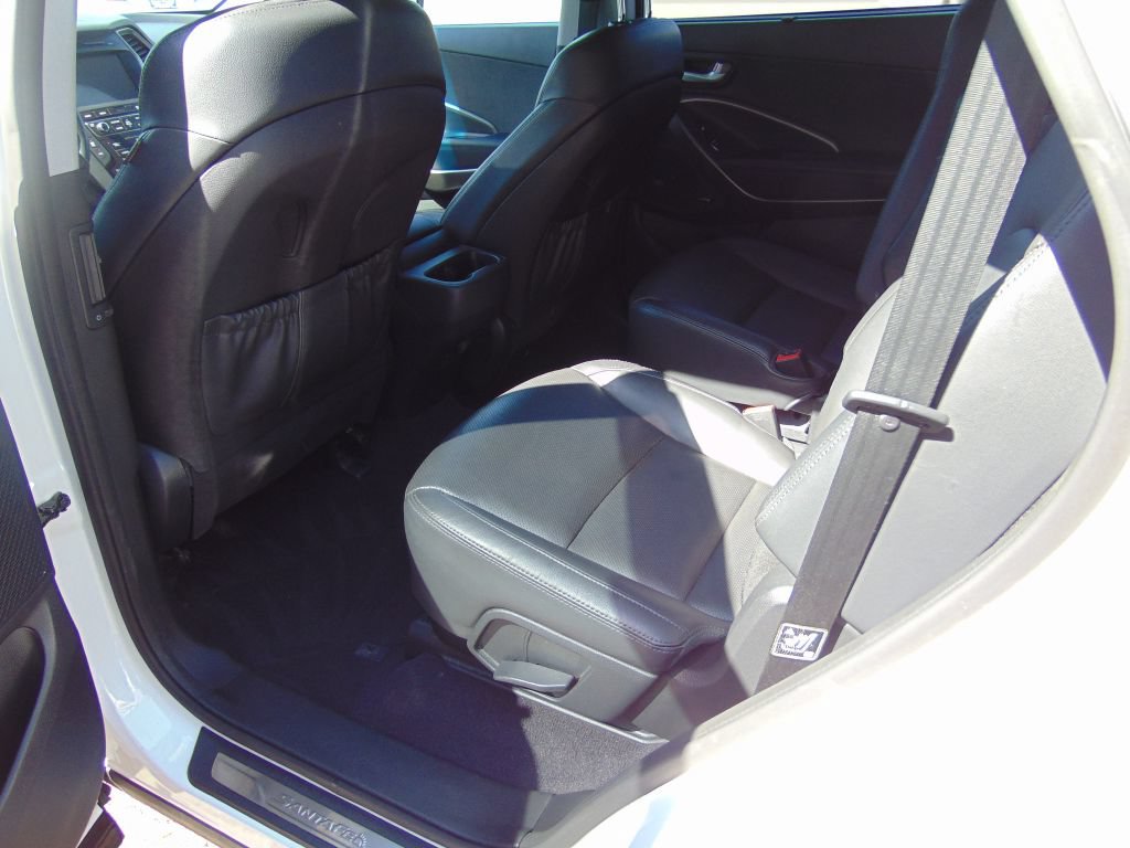 Used 2017 Hyundai Santa Fe Limited AWD/4WD image 3