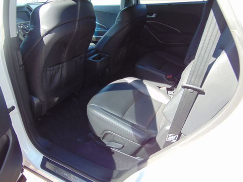 Used 2017 Hyundai Santa Fe Limited AWD/4WD image 3
