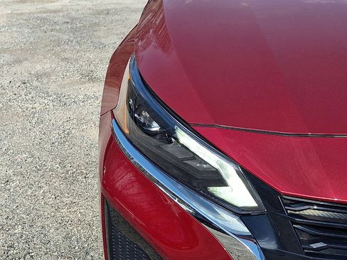 Used 2025 Nissan Altima 2.5 SL FWD image 28