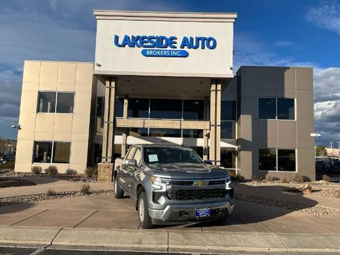 Used 2025 Chevrolet Silverado 1500 LT AWD/4WD image 1