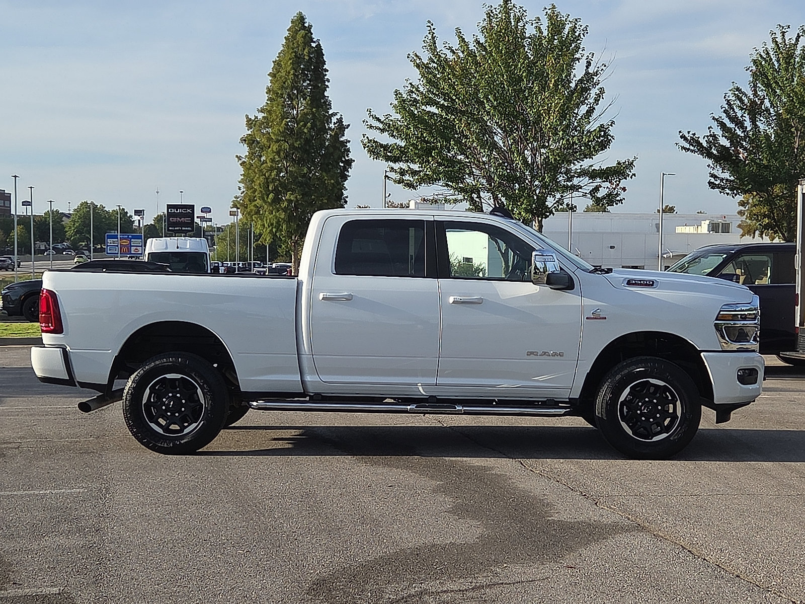 Used 2025 RAM 3500 Laramie AWD/4WD image 6