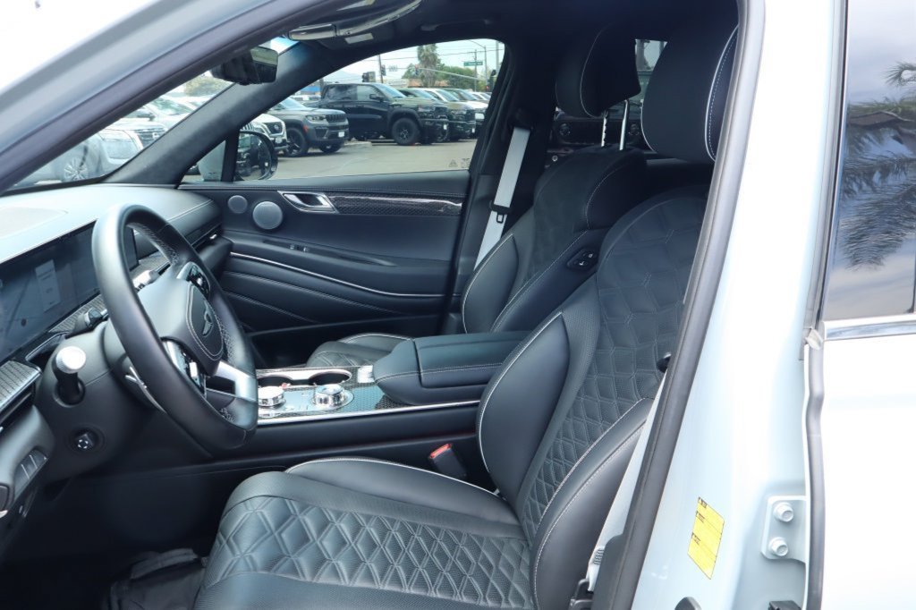 Used 2025 Genesis GV80 3.5T e-SC AWD/4WD image 19