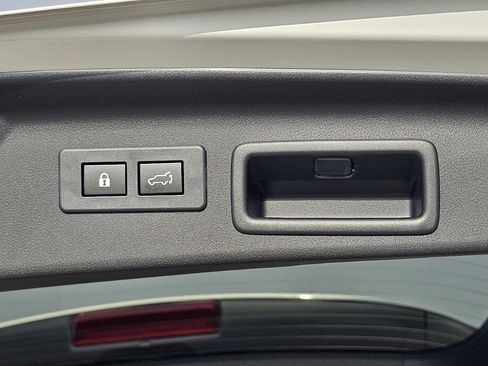 Certified 2025 Subaru Forester Limited image 14