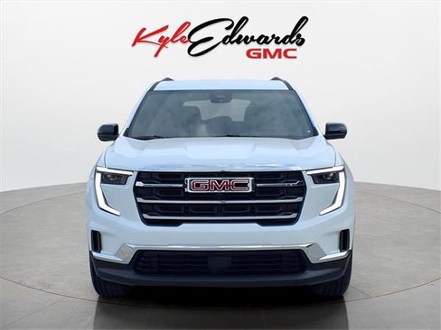 Used 2025 GMC Acadia Elevation image 2