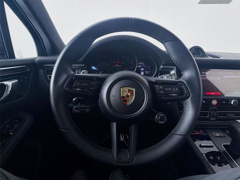 Used 2025 Porsche Macan AWD/4WD image 16