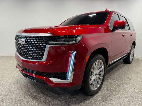 Used 2023 Cadillac Escalade Premium Luxury w/ Performance Package AWD/4WD image 3