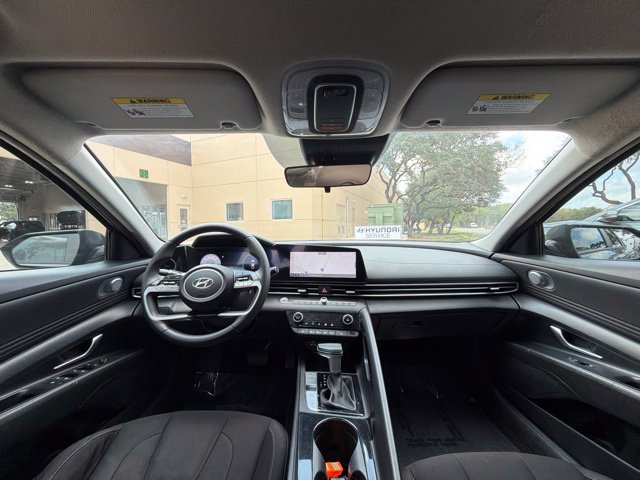 Used 2023 Hyundai Elantra SEL w/ Convenience Package FWD image 11