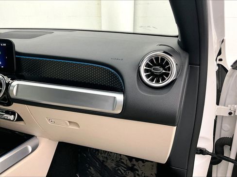 Certified 2024 Mercedes-Benz EQB 250+ image 20