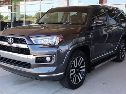 Used 2018 Toyota 4Runner Limited AWD/4WD image 3