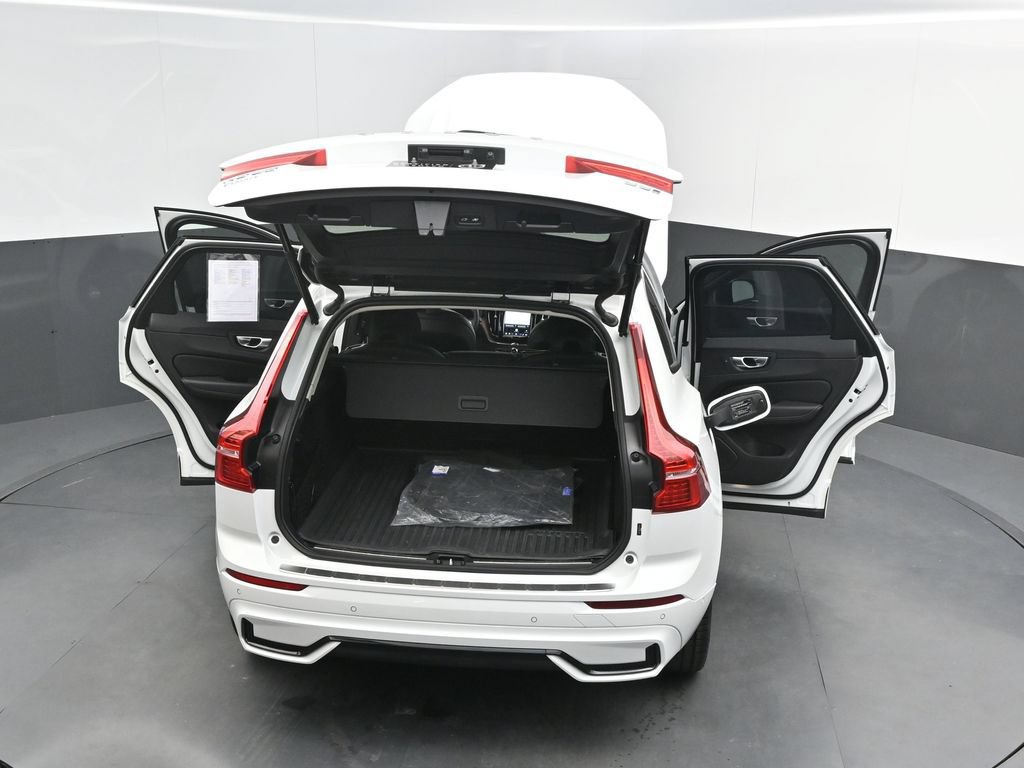 Certified 2024 Volvo XC60 B5 Ultimate w/ Protection Package Premier AWD/4WD image 40
