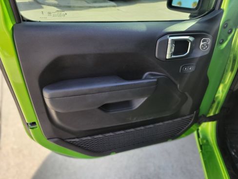 Used 2025 Jeep Wrangler Sport AWD/4WD image 10