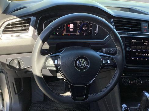 Used 2021 Volkswagen Tiguan SEL image 9