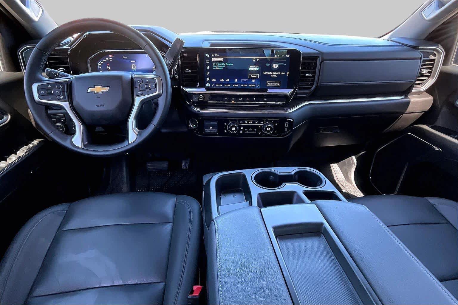 Used 2024 Chevrolet Silverado 1500 LT w/ Leather Package AWD/4WD image 15