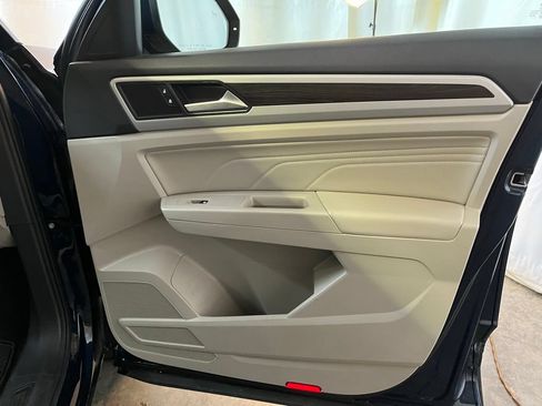 Used 2023 Volkswagen Atlas SE w/ Panoramic Sunroof Package AWD/4WD image 12