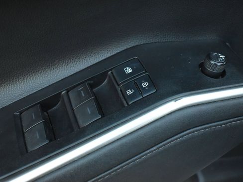 Used 2021 Toyota Highlander XSE image 13