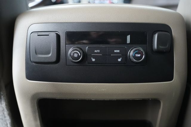 Used 2016 GMC Yukon SLT AWD/4WD image 16