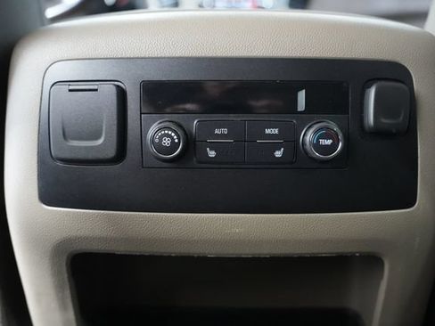 Used 2016 GMC Yukon SLT AWD/4WD image 16