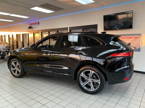 Used 2017 Jaguar F-PACE R-Sport image 7