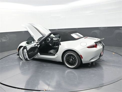 Used 2016 MAZDA MX-5 Miata Grand Touring image 35